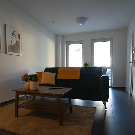 Modernes Ferienapartment: Komfort & Wohlfuehlen